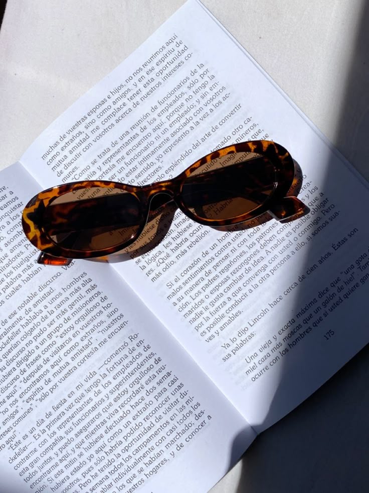 Oval The Moon Sunnies